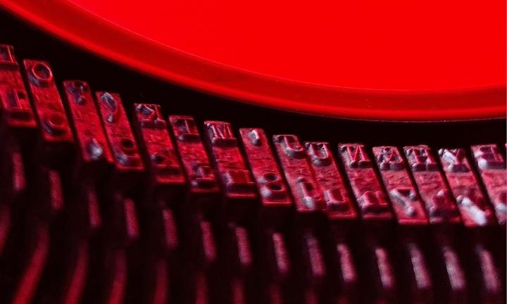 platens of a typewriter in red
