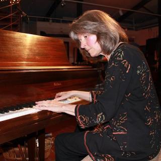 Pianist Jane Reynolds
